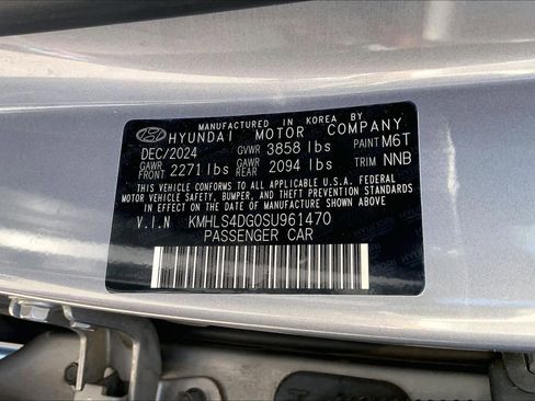 Used 2025 Hyundai Elantra SEL FWD image 32