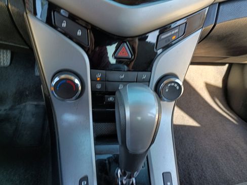 Used 2012 Chevrolet Cruze LS image 27