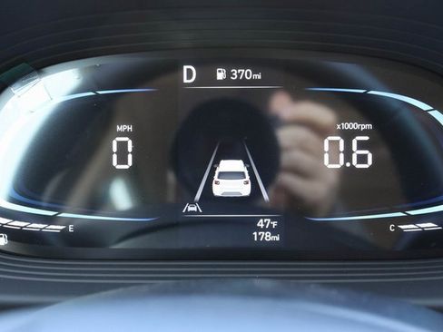 New 2025 Hyundai Venue SEL image 25