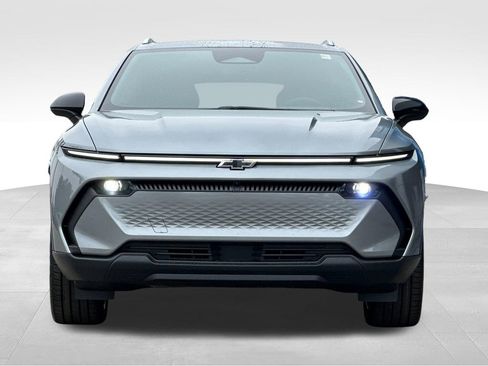 Used 2026 Chevrolet Equinox EV LT image 8