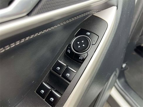 Used 2022 Ford Explorer XLT w/ Equipment Group 202A image 13