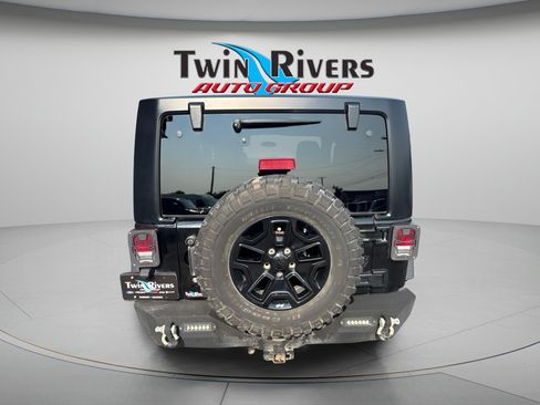 Used 2017 Jeep Wrangler Sport AWD/4WD image 3