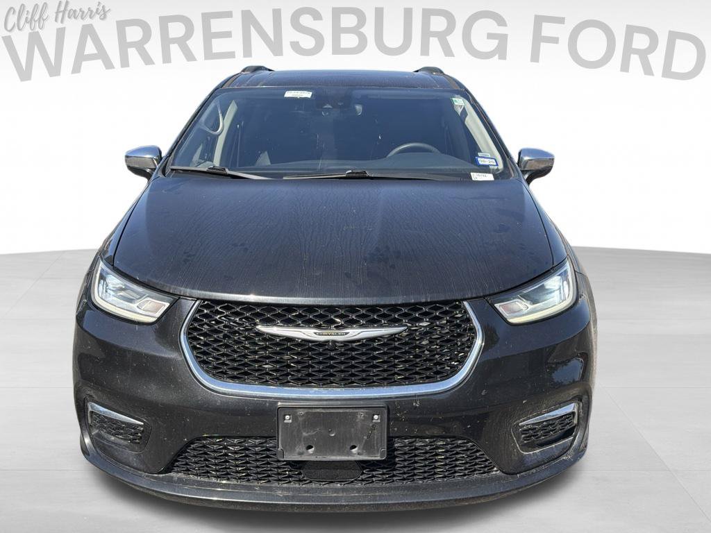 Used 2023 Chrysler Pacifica Limited FWD image 2