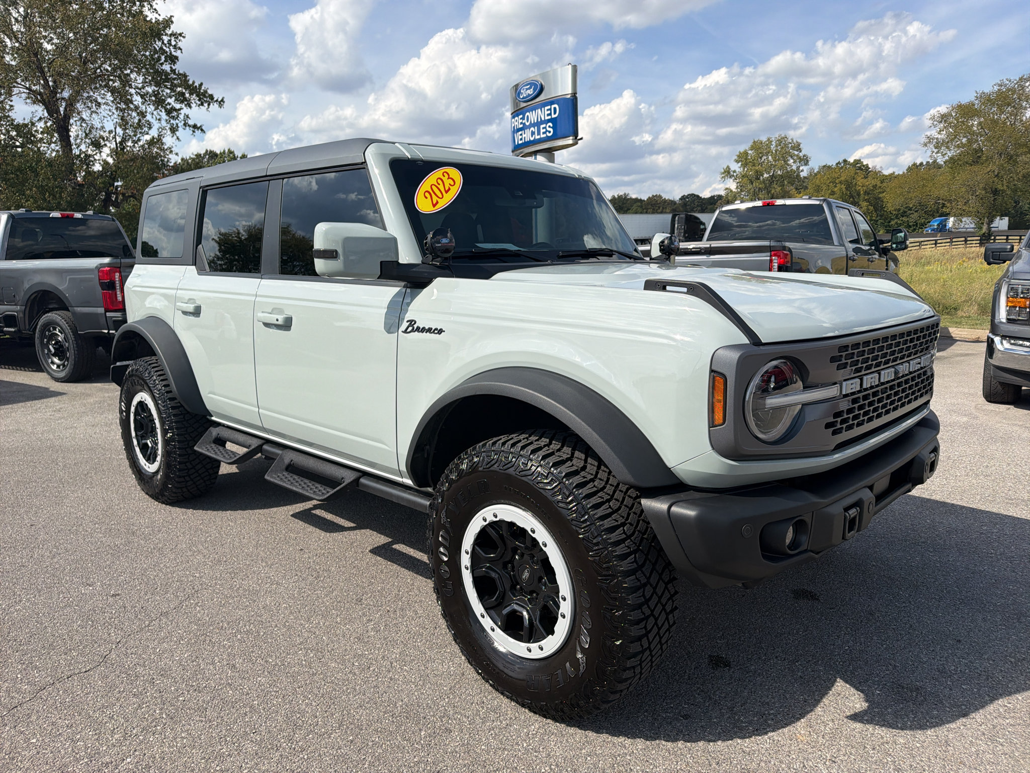 Used 2023 Ford Bronco Badlands AWD/4WD image 3