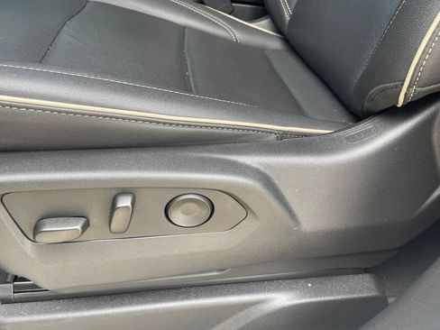 Used 2025 GMC Yukon Elevation AWD/4WD image 6