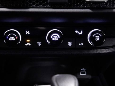 Certified 2023 Honda HR-V LX image 29