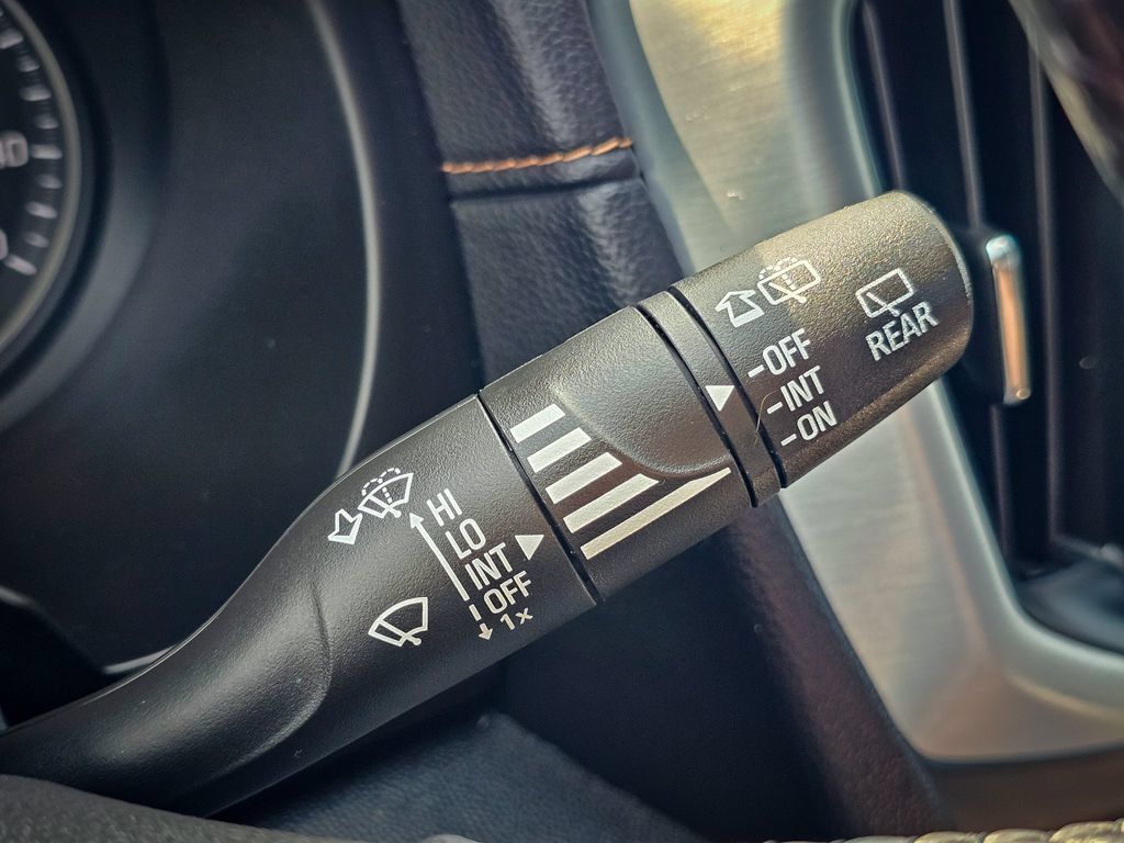 Used 2020 GMC Terrain SLT w/ Preferred Package AWD/4WD image 18