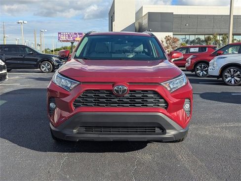 Used 2020 Toyota RAV4 XLE Premium image 9