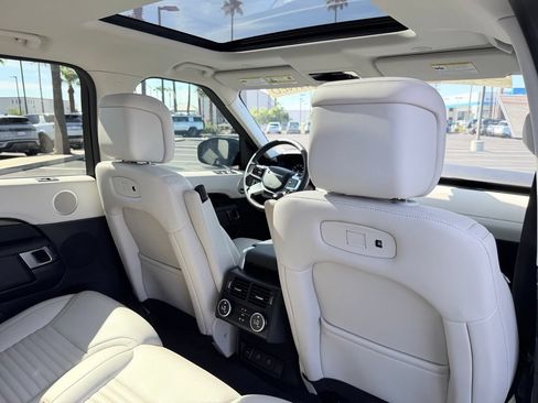 Used 2025 Land Rover Discovery S AWD/4WD image 9