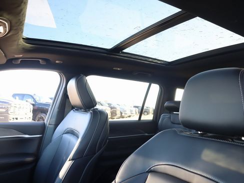 New 2025 Jeep Grand Cherokee L Limited image 17