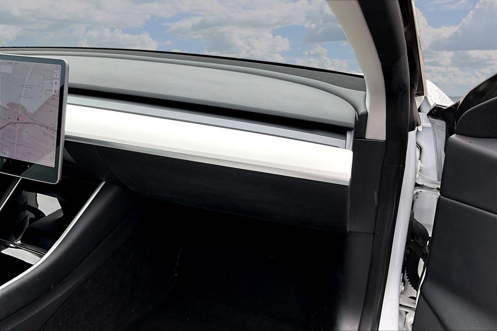 Used 2020 Tesla Model 3 Standard Range Plus RWD image 26