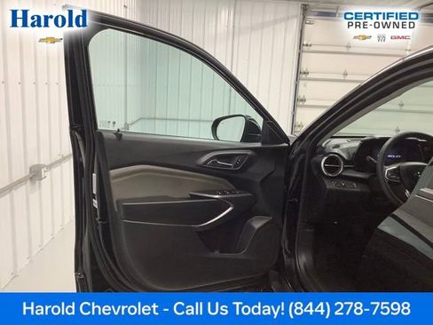 Certified 2025 Chevrolet Trax ACTIV FWD image 14