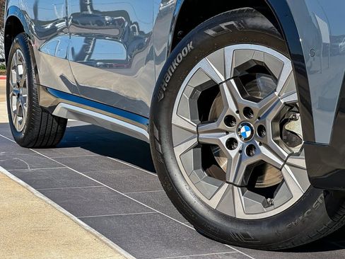 New 2025 BMW X1 xDrive28i w/ Convenience Package image 2