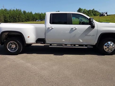 Used 2025 Chevrolet Silverado 3500 LT w/ Safety Package AWD/4WD image 7
