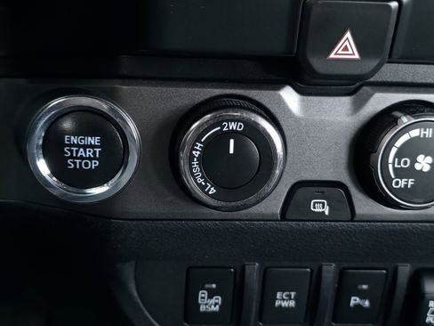 Used 2020 Toyota Tacoma TRD Sport image 23