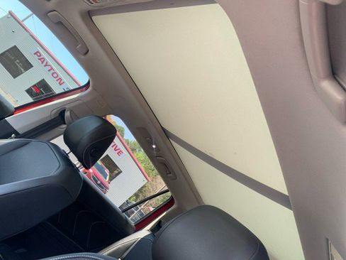 Used 2022 Volkswagen Tiguan SE image 9