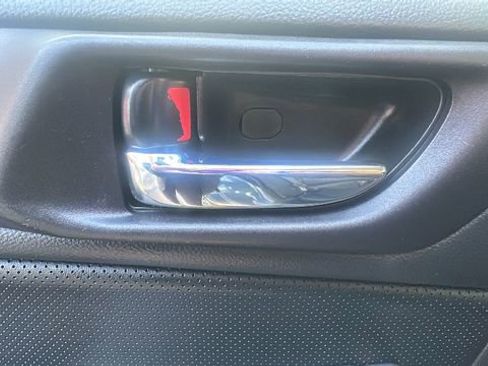 Used 2017 Subaru Outback 2.5i Limited image 31