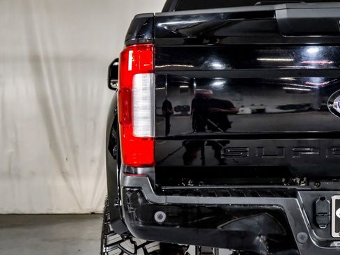 Used 2019 Ford F250 Lariat w/ Lariat Ultimate Package AWD/4WD image 42