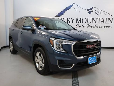 Used 2024 GMC Terrain SLE AWD/4WD image 1
