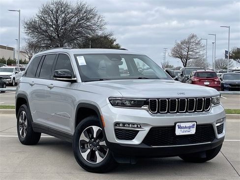 Used 2023 Jeep Grand Cherokee 4WD 4xe image 2