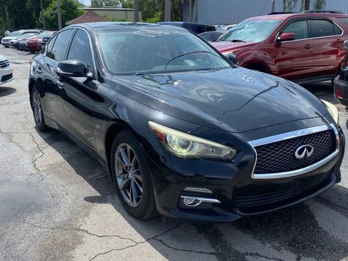 Used 2017 INFINITI Q50 Signature Edition w/ Cargo Package (L95) image 3