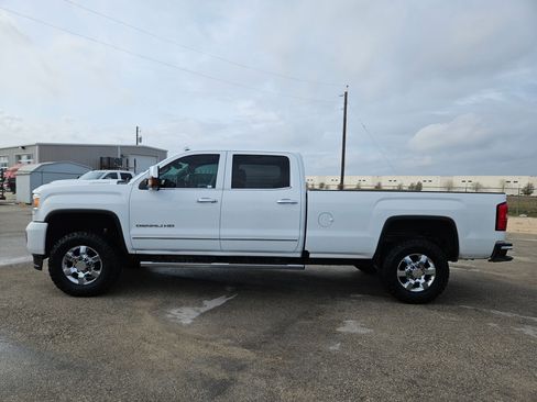 Used 2019 GMC Sierra 3500 Denali w/ Duramax Plus Package image 6
