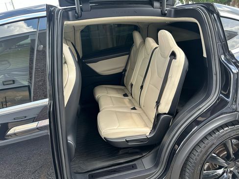 Used 2017 Tesla Model X 100D image 28