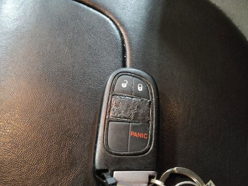 Used 2020 Jeep Cherokee Latitude Plus FWD image 32