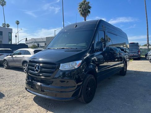 Used 2024 Mercedes-Benz Sprinter 2500 image 1