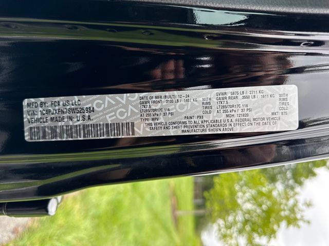 Used 2025 Jeep Wrangler Unlimited Rubicon AWD/4WD image 25