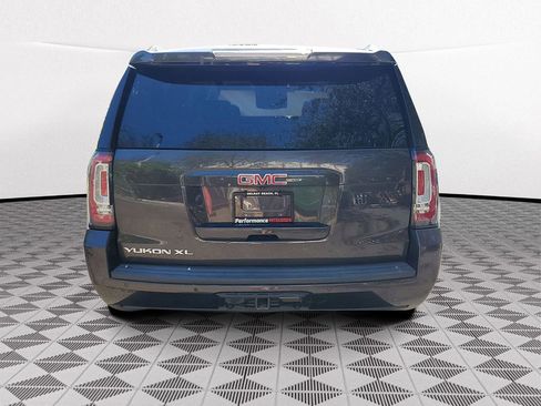 Used 2018 GMC Yukon XL SLE w/ SLE Value Package image 5