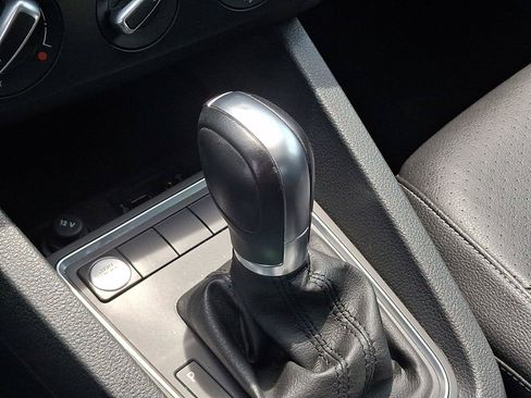 Used 2018 Volkswagen Jetta SE FWD image 15