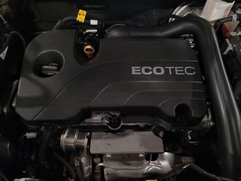 Used 2020 Chevrolet Equinox LT w/ LPO, Floor Liner Package image 30