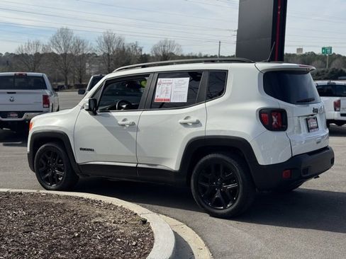 Used 2018 Jeep Renegade Altitude image 7
