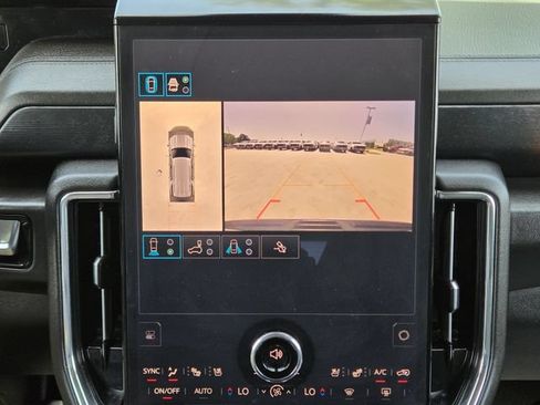 Used 2025 GMC Yukon Denali AWD/4WD image 18
