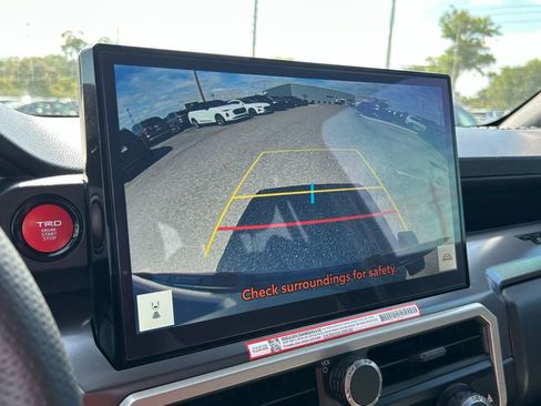 Used 2025 Toyota Tacoma TRD Sport image 26