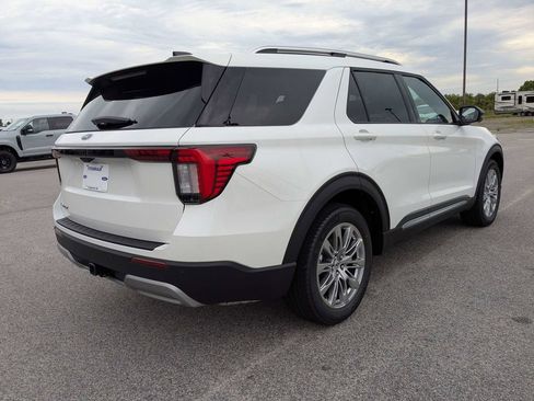 New 2026 Ford Explorer Platinum RWD image 4