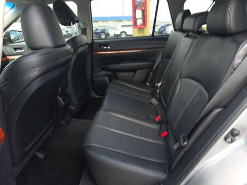 Used 2011 Subaru Outback 2.5i Limited w/ PWR Moonroof Pkg AWD/4WD image 16