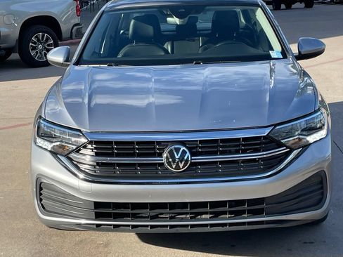 Used 2024 Volkswagen Jetta SE FWD image 7