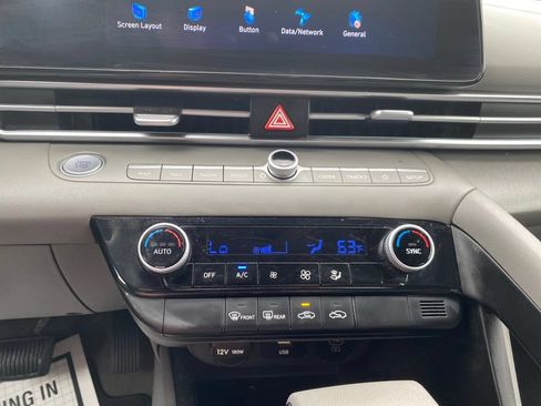 Used 2024 Hyundai Elantra SEL FWD image 18