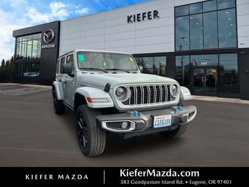 Used 2024 Jeep Wrangler Unlimited Sahara AWD/4WD image 1