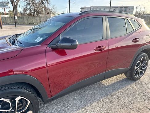 Used 2024 Chevrolet Trax RS image 34