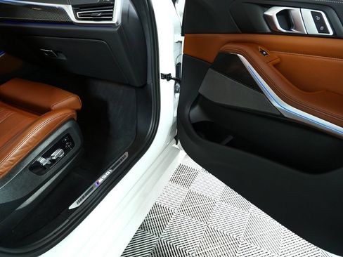 Used 2022 BMW X5 M50i w/ Executive Package image 26