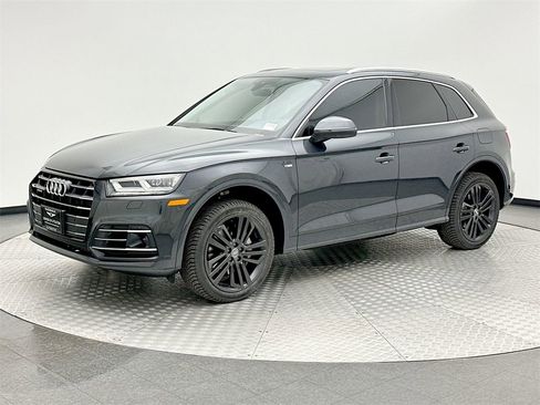 Used 2020 Audi Q5 e Premium Plus w/ Premium Plus Package image 1