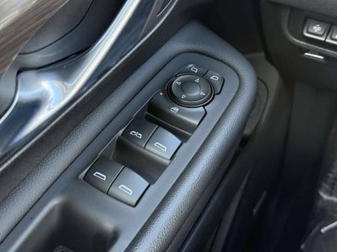 Used 2024 GMC Terrain Denali w/ Denali Premium Package AWD/4WD image 19