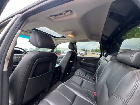 Used 2013 Chevrolet Avalanche LT w/ Suspension Package, Off-Road AWD/4WD image 24