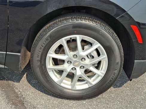 Used 2023 Chevrolet Equinox LS w/ Driver Confidence II Package FWD image 11