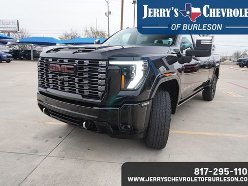 Used 2025 GMC Sierra 2500 Denali Ultimate image 2
