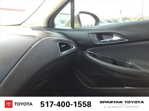 Used 2017 Chevrolet Cruze LT image 22