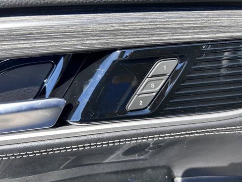 New 2024 Jeep Wagoneer L Series III w/ Premium Group I image 24